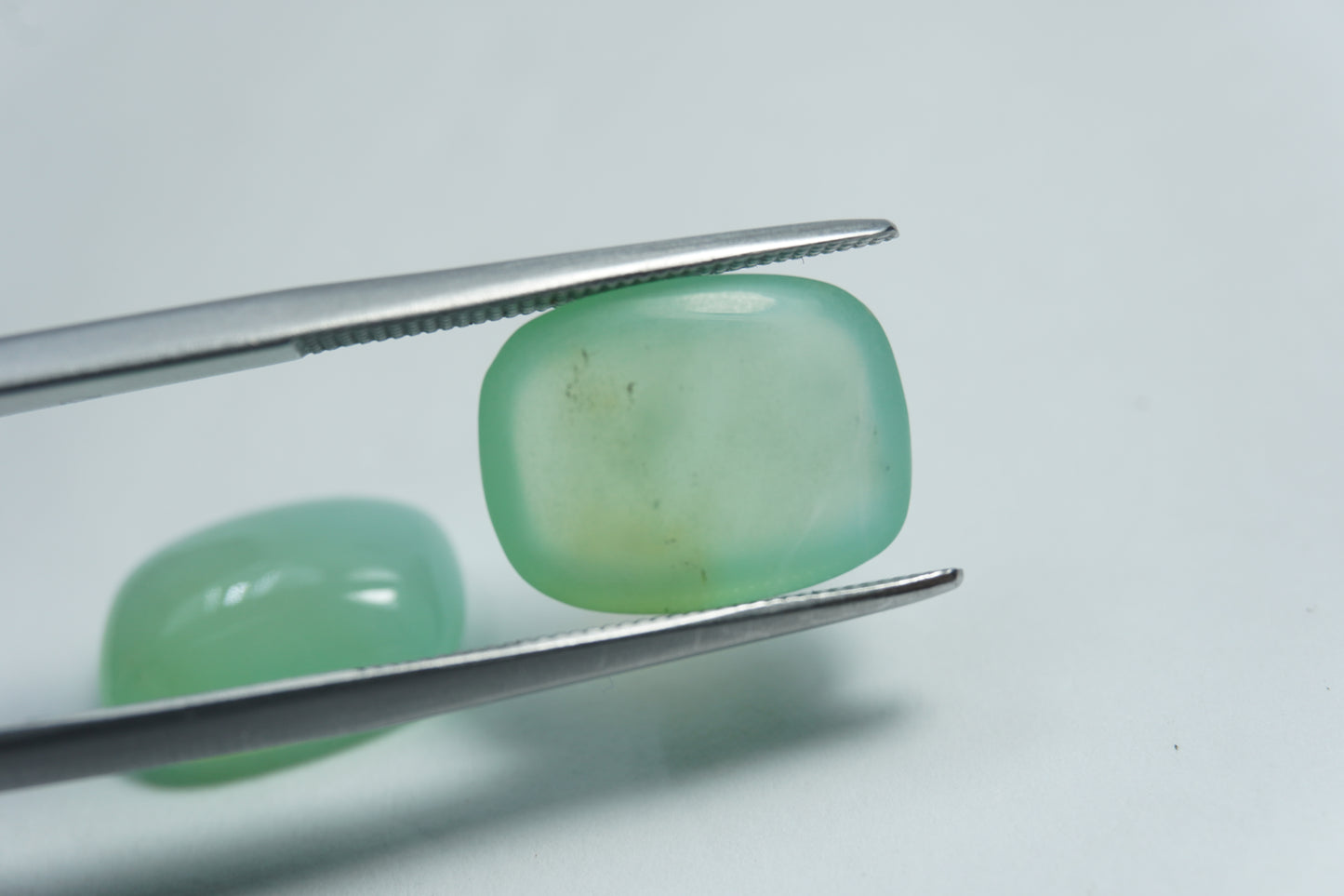 9.80ct Opal green cabochon 13x10mm