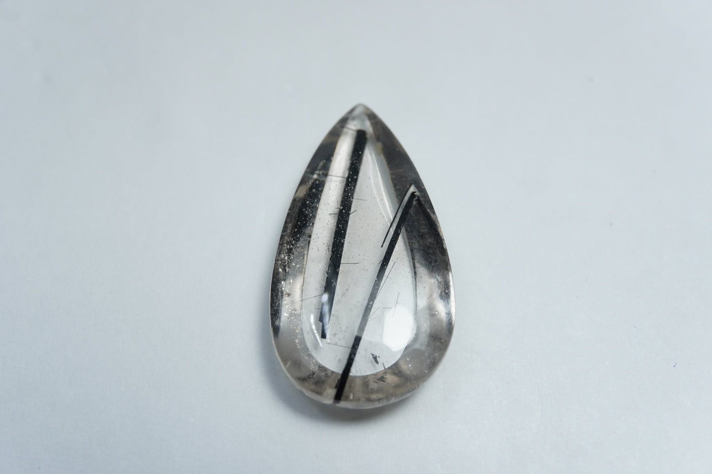 18ct Quartz with inclusion 29x15mm