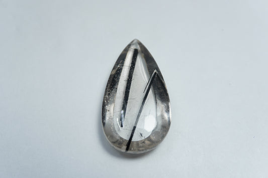 18ct Quartz with inclusion 29x15mm