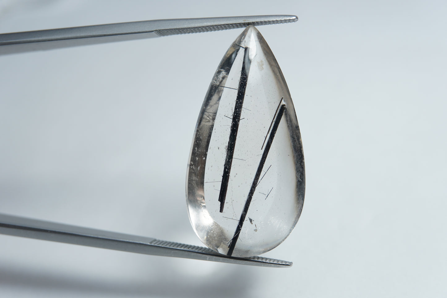 18ct Quartz with inclusion 29x15mm