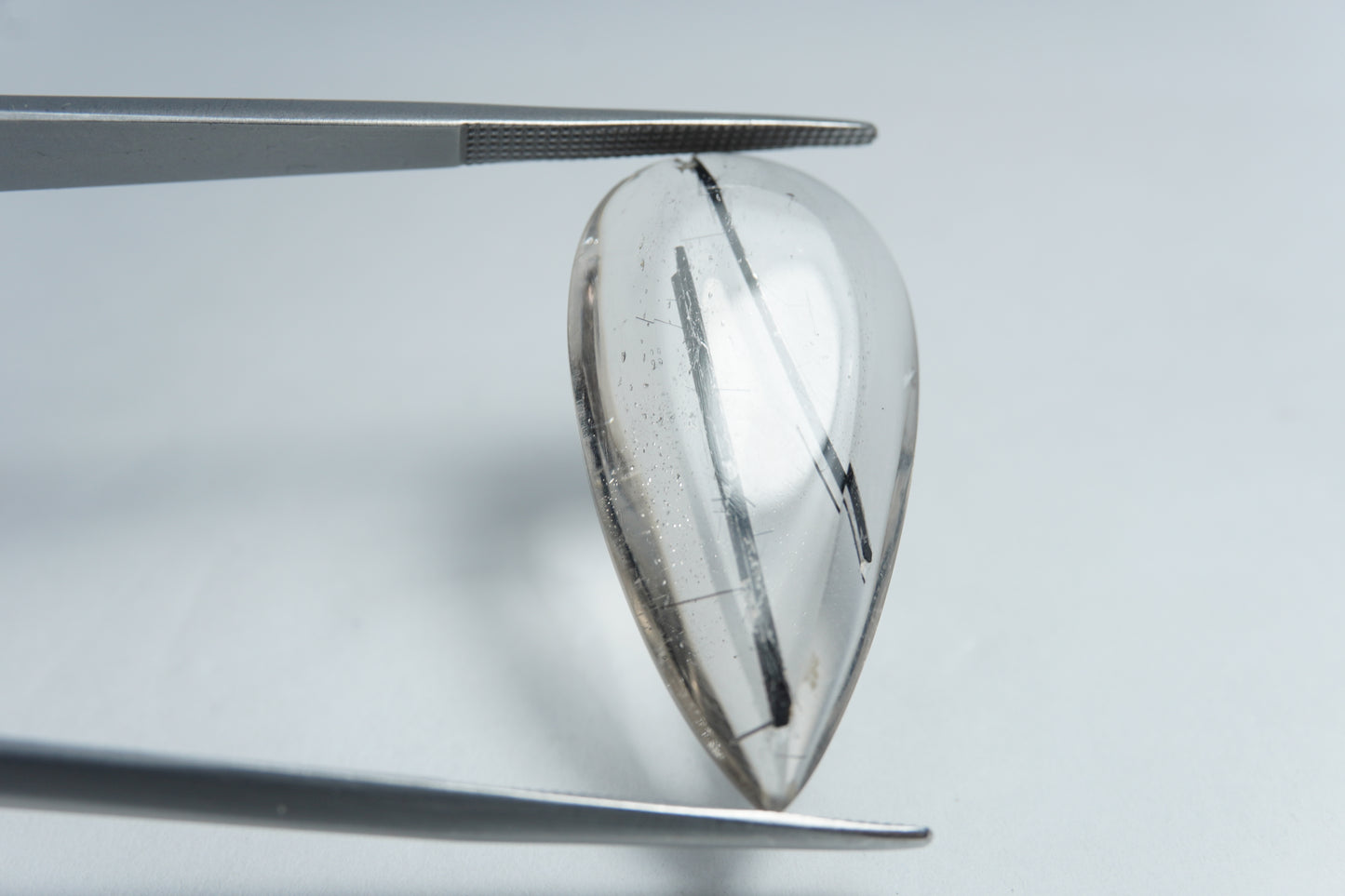 18ct Quartz with inclusion 29x15mm