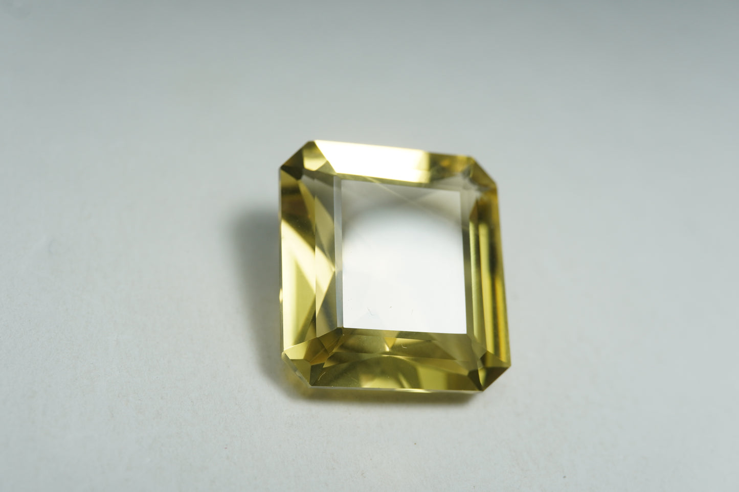 19.32ct Green gold 19x17mm