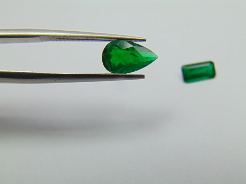 1.24ct Emerald 9x5mm 7x4mm