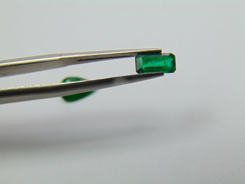 1.24ct Emerald 9x5mm 7x4mm