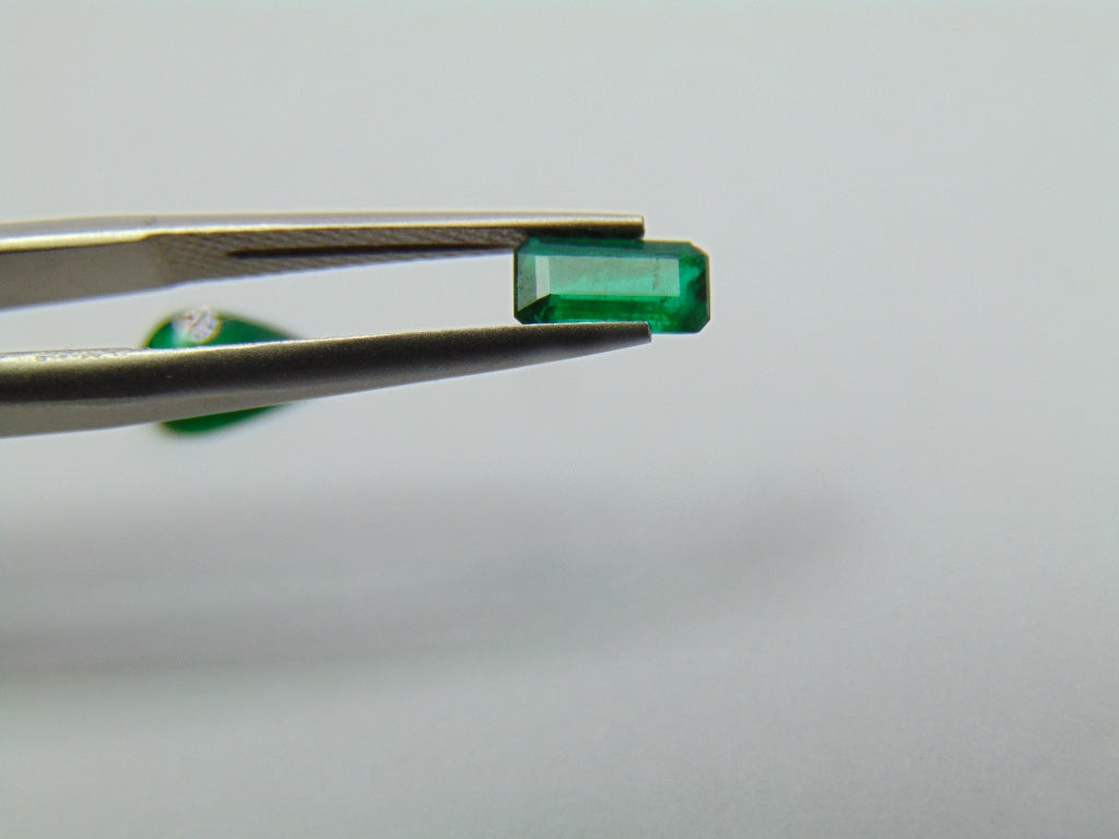 1.24ct Emerald 9x5mm 7x4mm