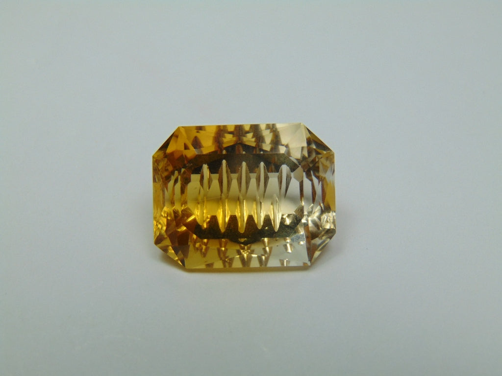 19.37ct Citrine Bicolor 19x15mm