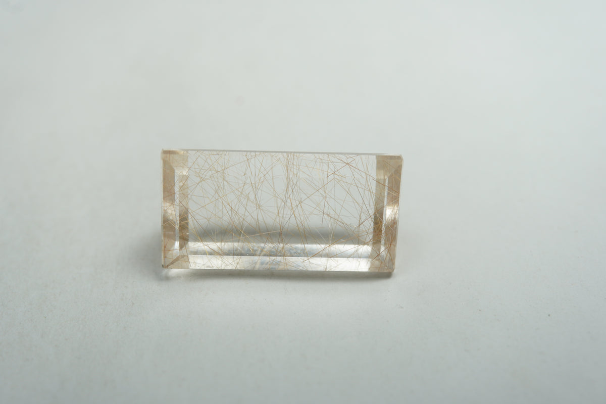 9.74ct Quartz with inclusion 18x9mm
