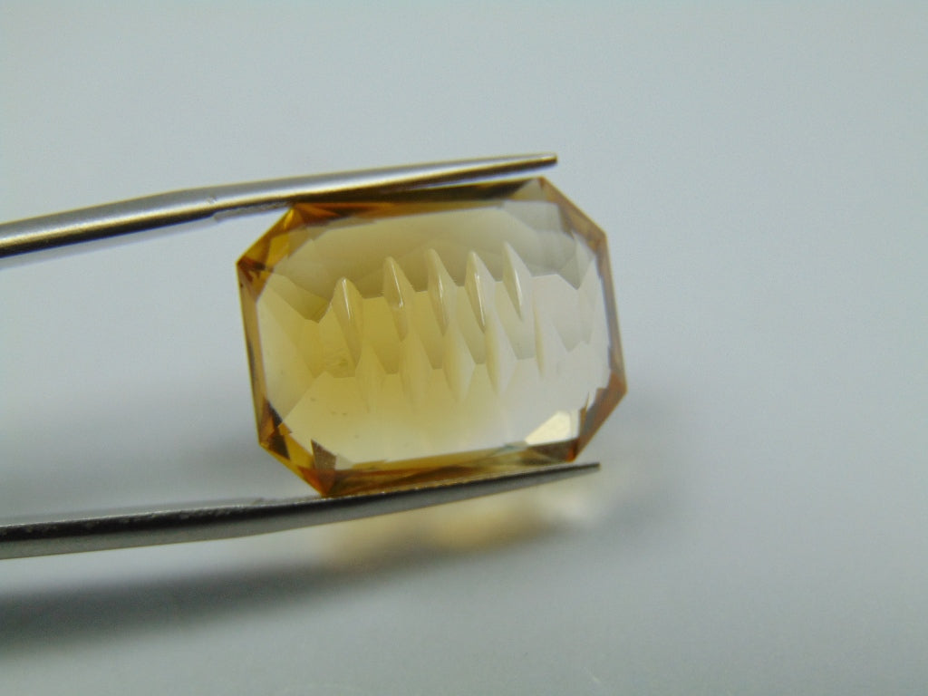 19.37ct Citrine Bicolor 19x15mm