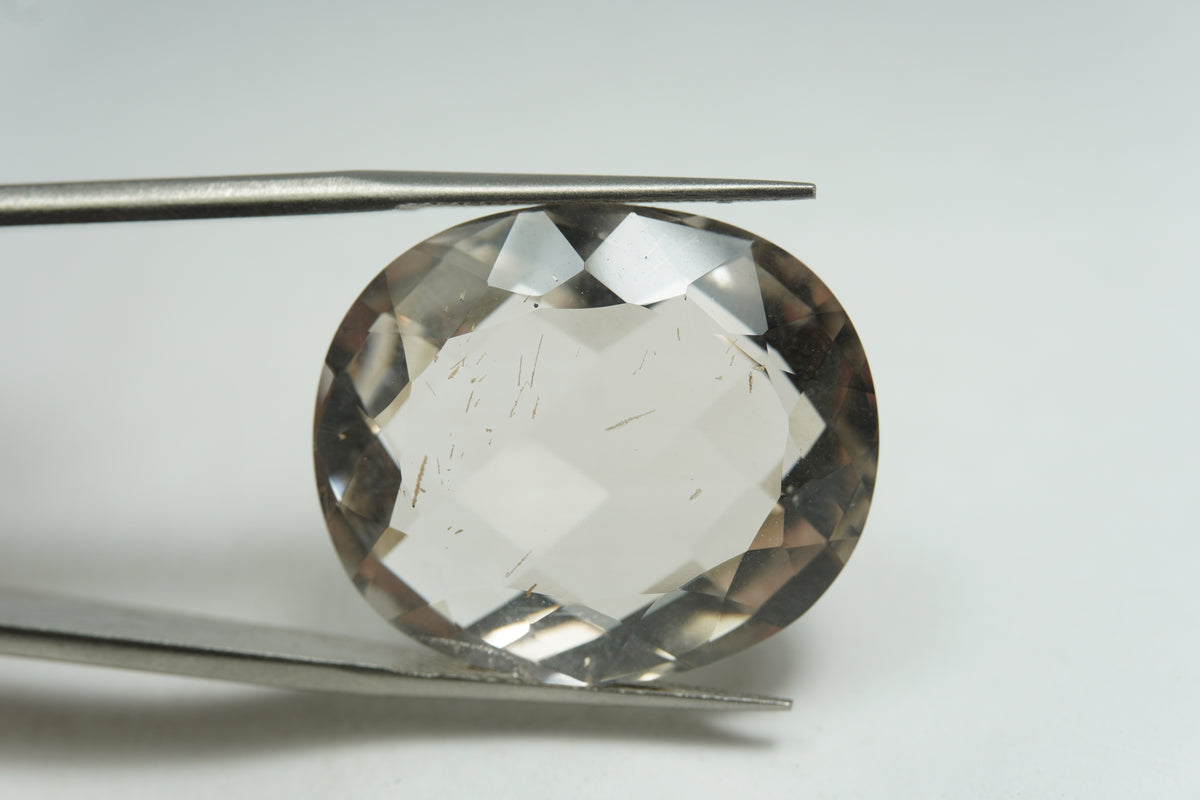 34.80ct Quartz with inclusion 24x20mm
