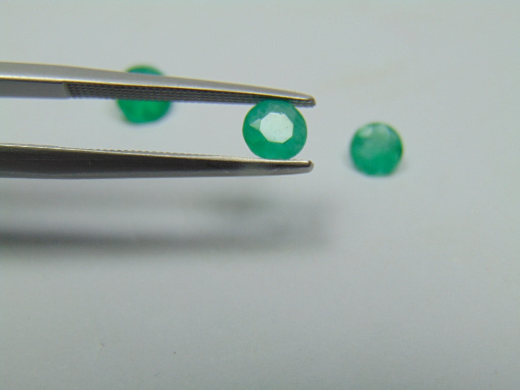 0.97ct Emerald 4mm 5mm