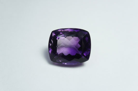 27.05ct Amethyst bicolor 20x17mm