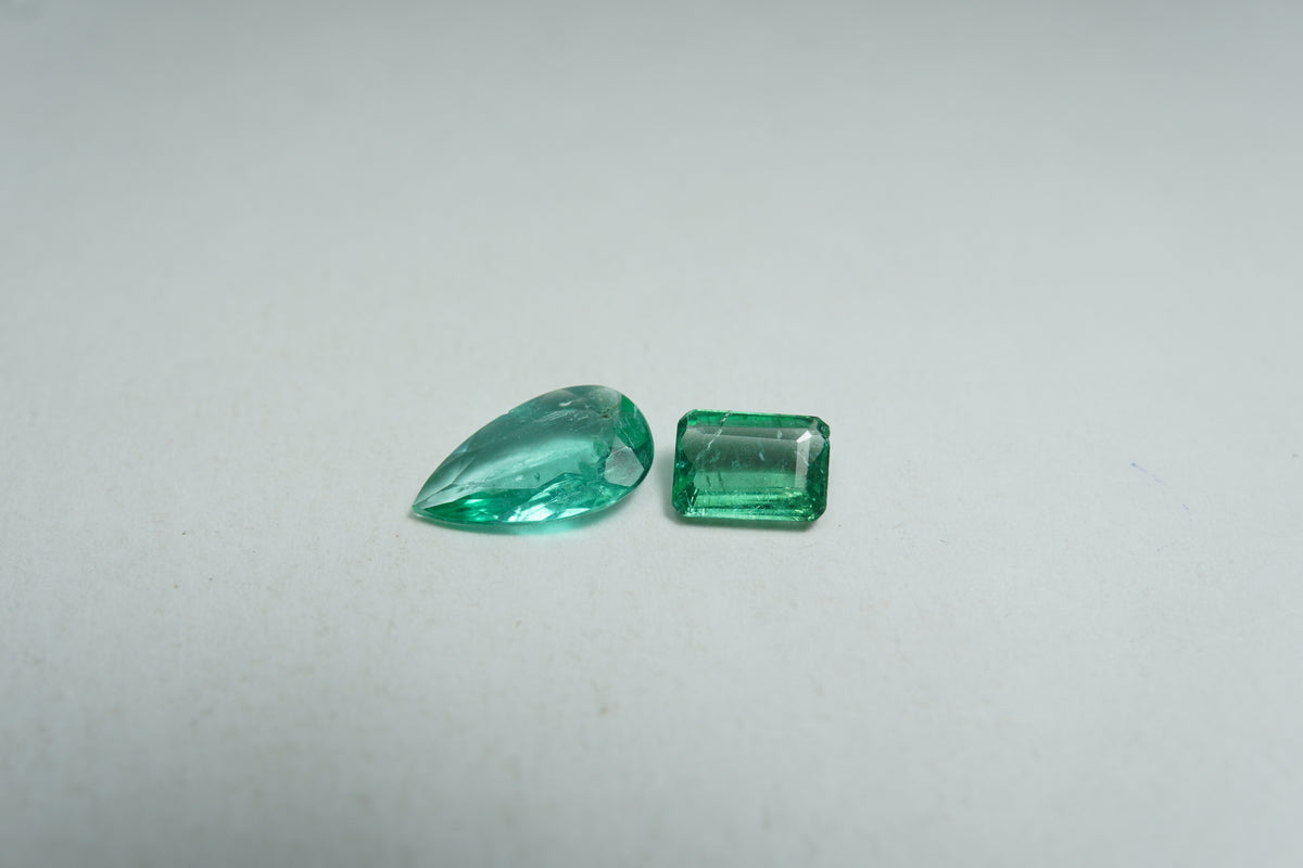 0.93ct Emeralds 8.5x5mm / 5.5x4mm
