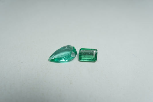 0.93ct Emeralds 8.5x5mm / 5.5x4mm