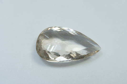 22.80ct Quartz with inclusion 25x16mm