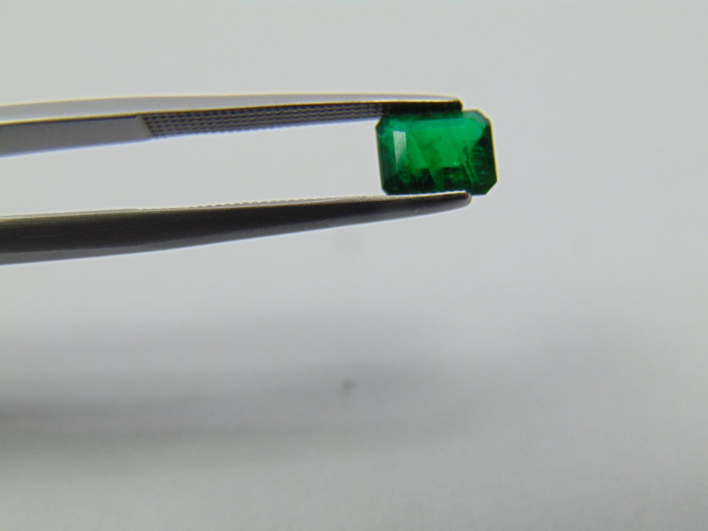 0.90ct Emerald 8x5mm