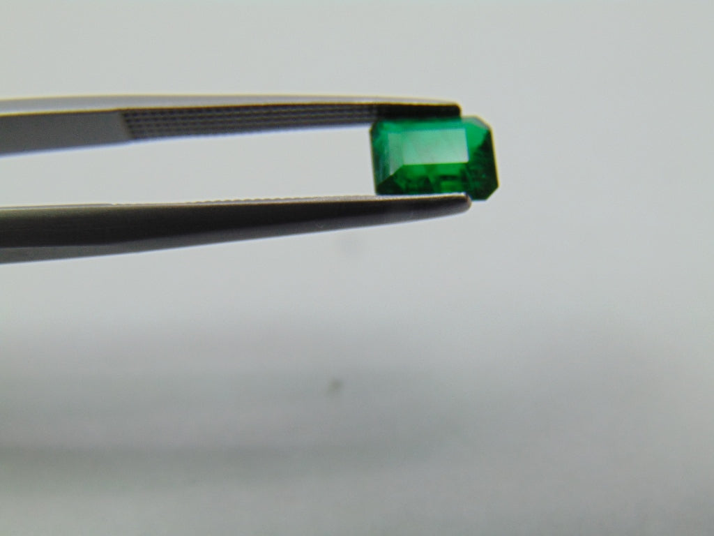 0.90ct Emerald 8x5mm