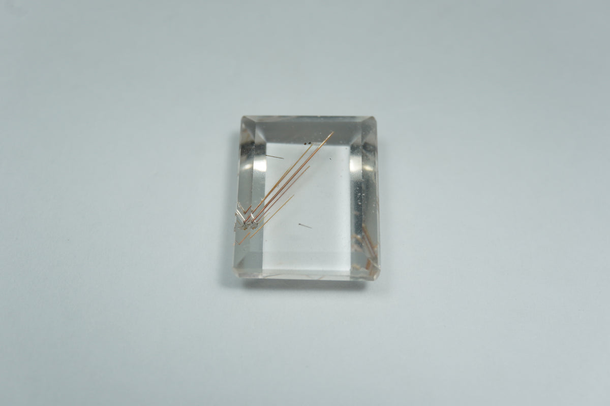 8.50ct Quartz with inclusion 15x12mm