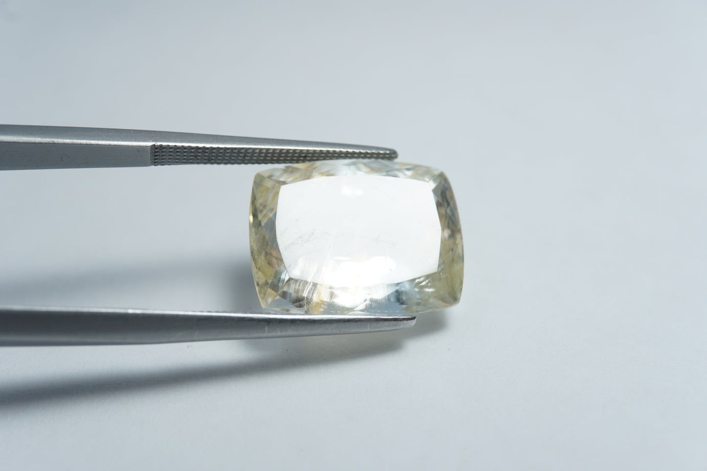 14.95ct Topaz with rutile 16x11mm