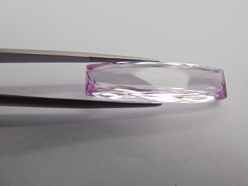 25.60ct Kunzite 36x11mm