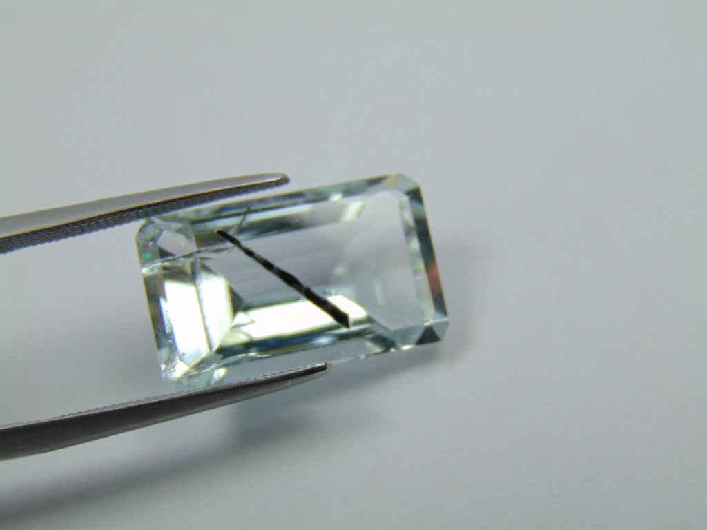 10.75ct Aquamarine With Inclusion 18x12mm