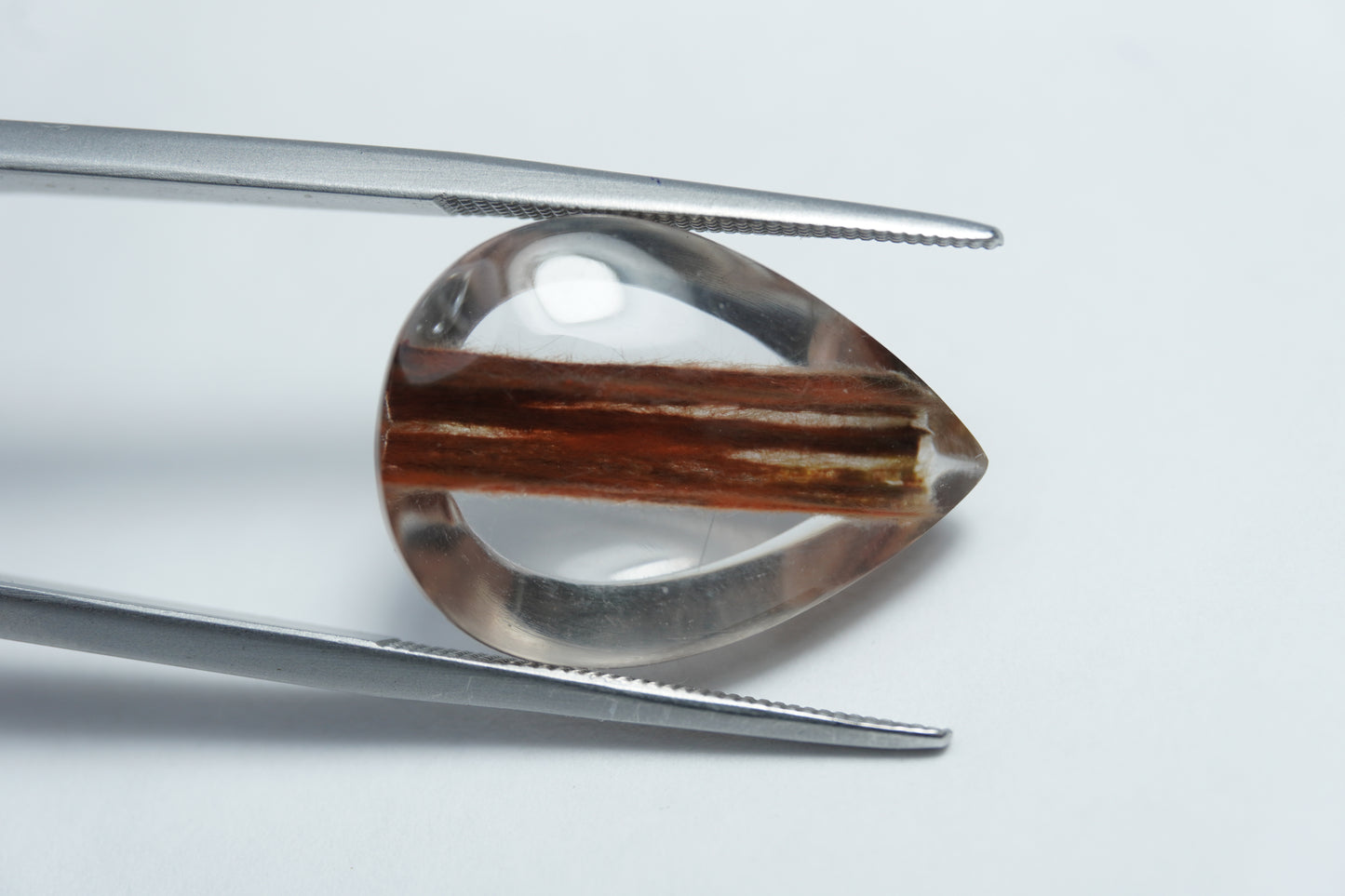 13.75ct Quartz with inclusion 20x15mm