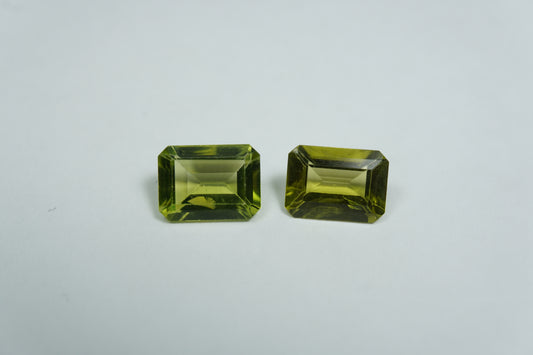 2.70ct Peridots 8x6mm