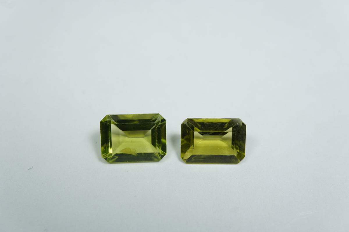 2.70ct Peridots 8x6mm
