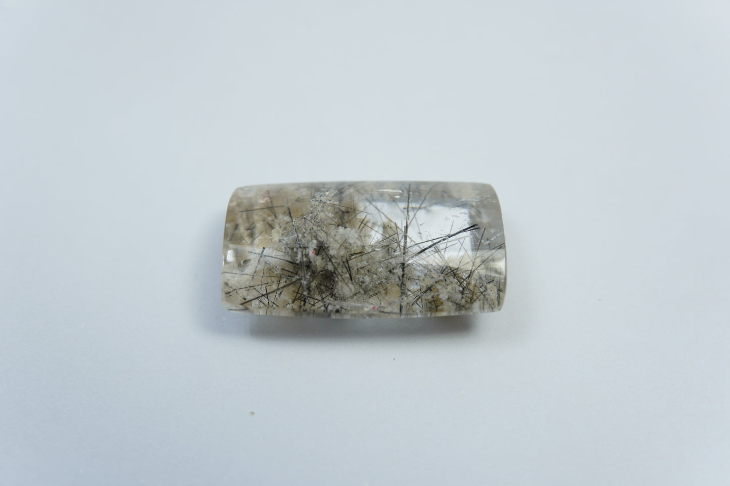 16.55ct Quartz with inclusion 21x13mm