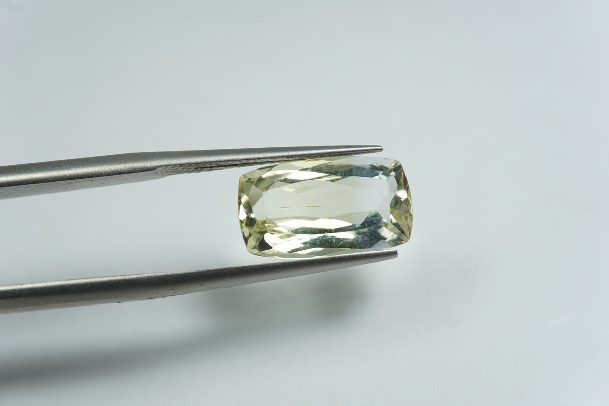 4ct Beryl bicolor 13x8mm