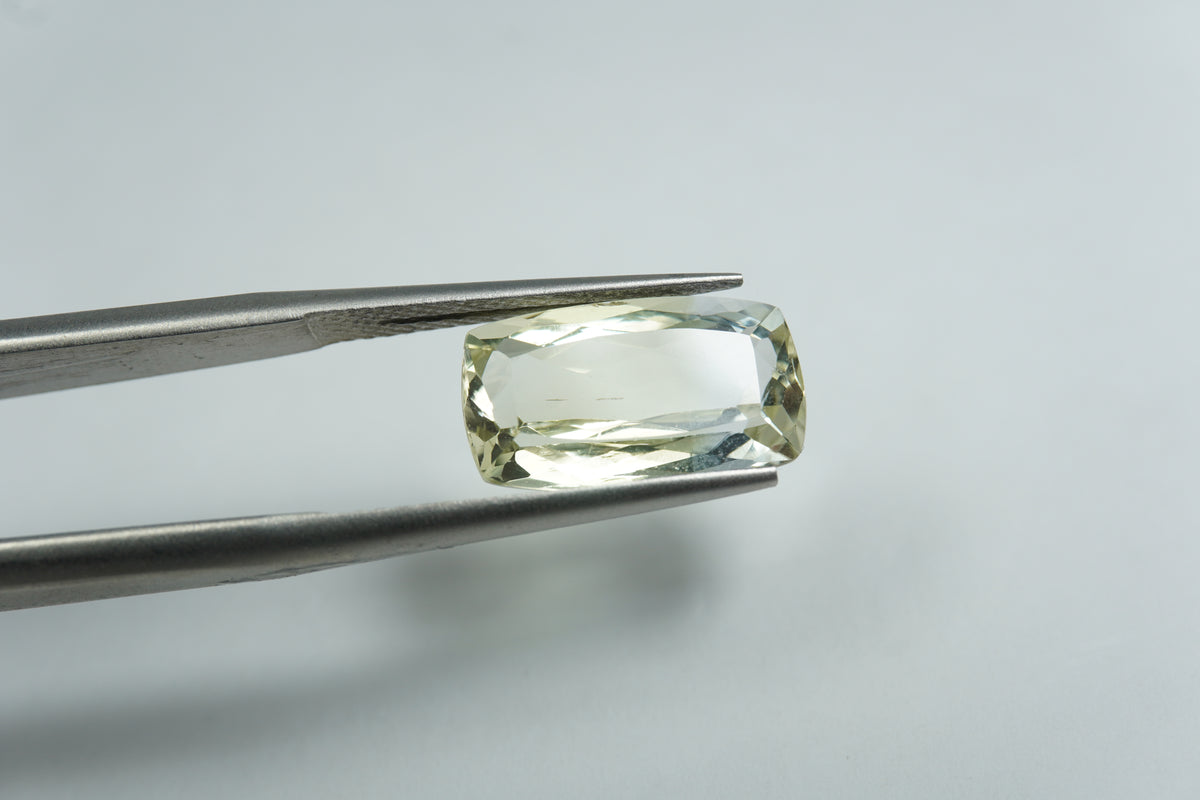 4ct Beryl bicolor 13x8mm