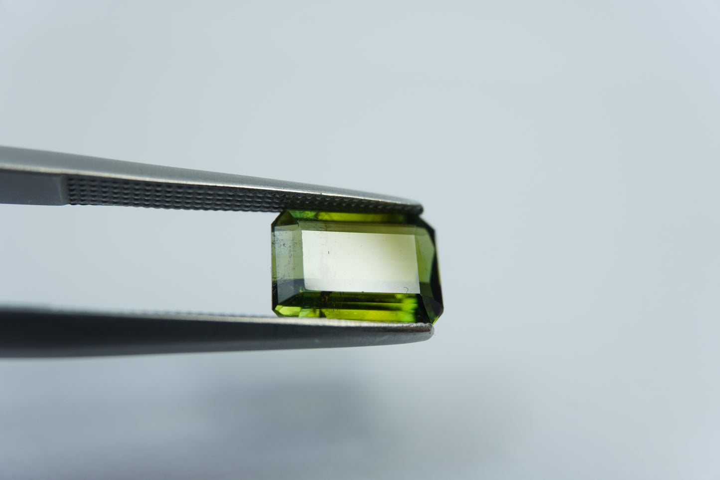 2.25ct Tourmaline bicolor 9x6mm