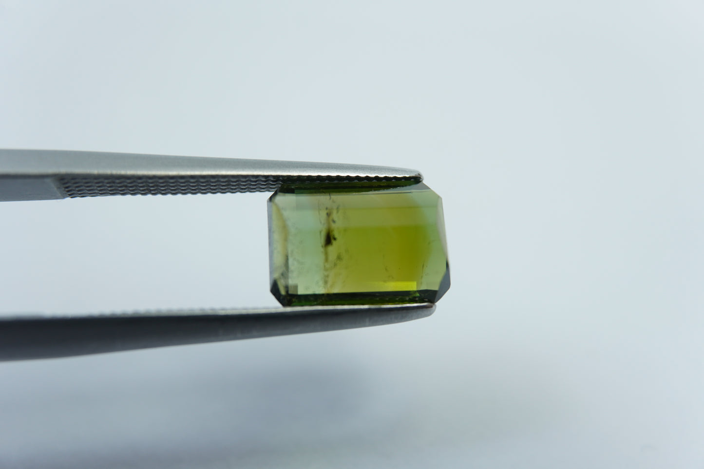 2.25ct Tourmaline bicolor 9x6mm