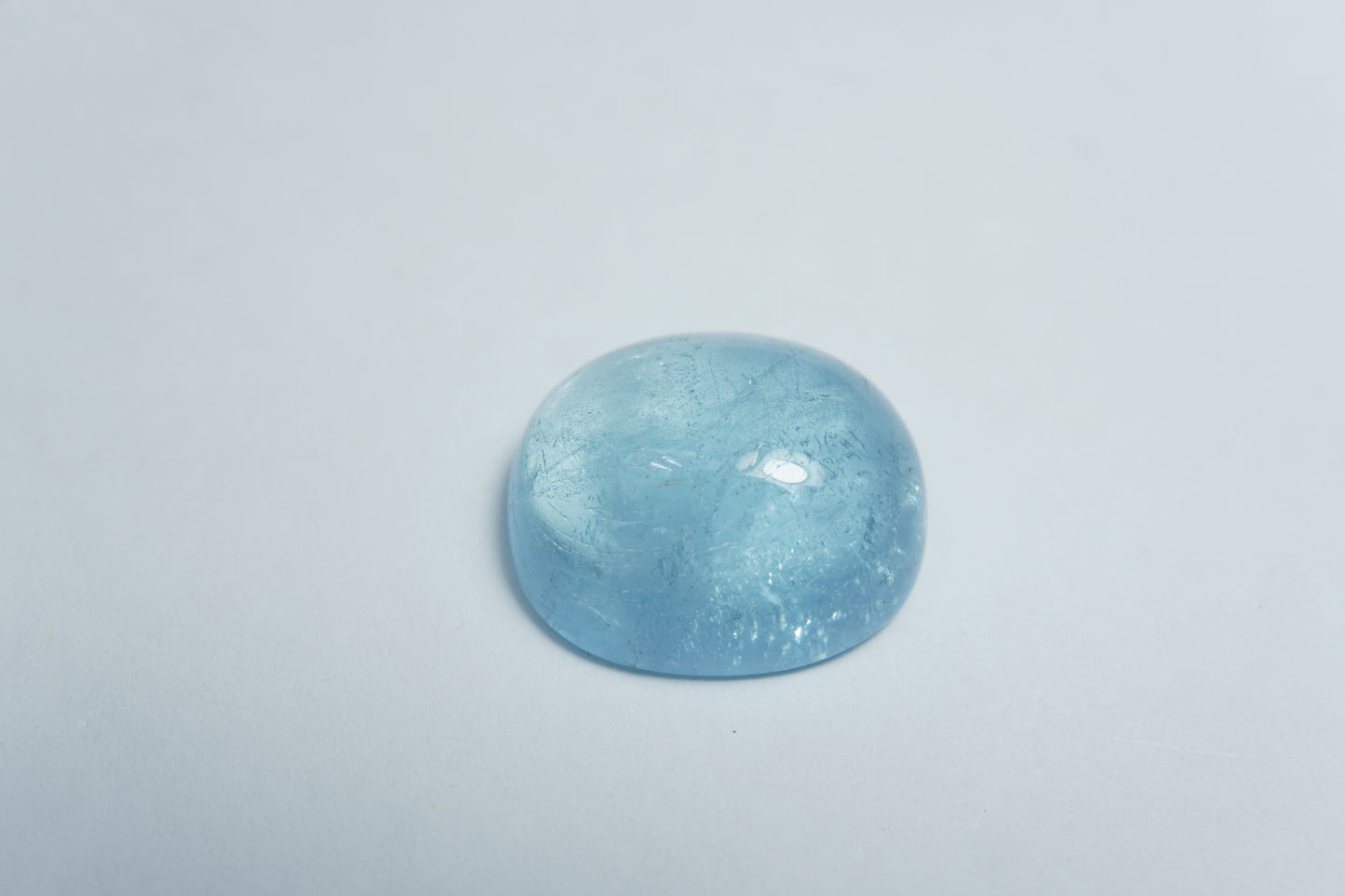 18.70ct Aquamarine cabochon 18x16mm