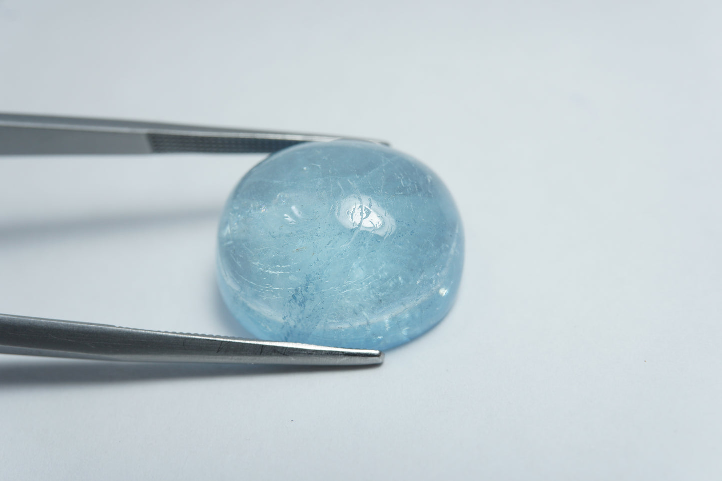 18.70ct Aquamarine cabochon 18x16mm