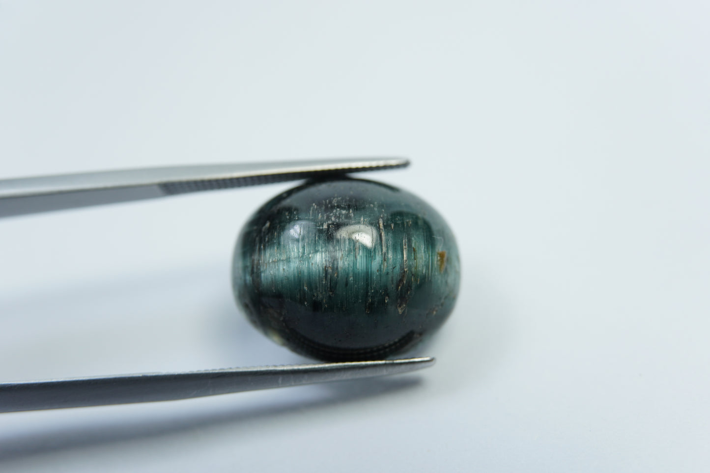 11.60ct Tourmaline with stripe 17x14mm