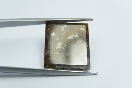 23.65ct Quartz with inclusion 22x20mm
