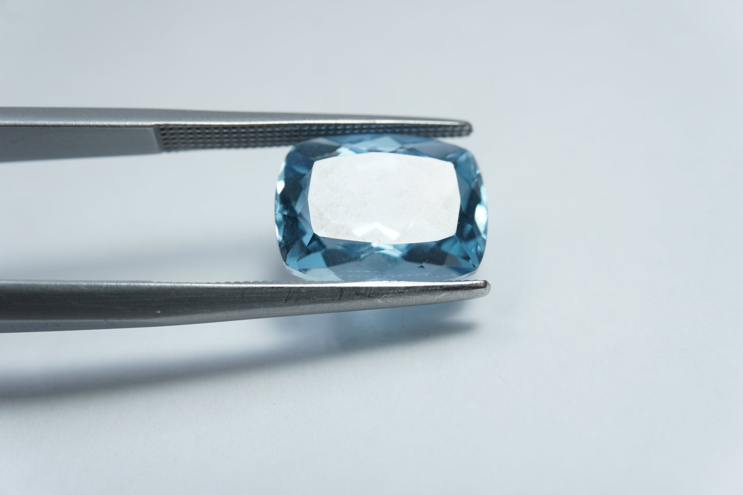 7.23ct Topaz 12x10mm