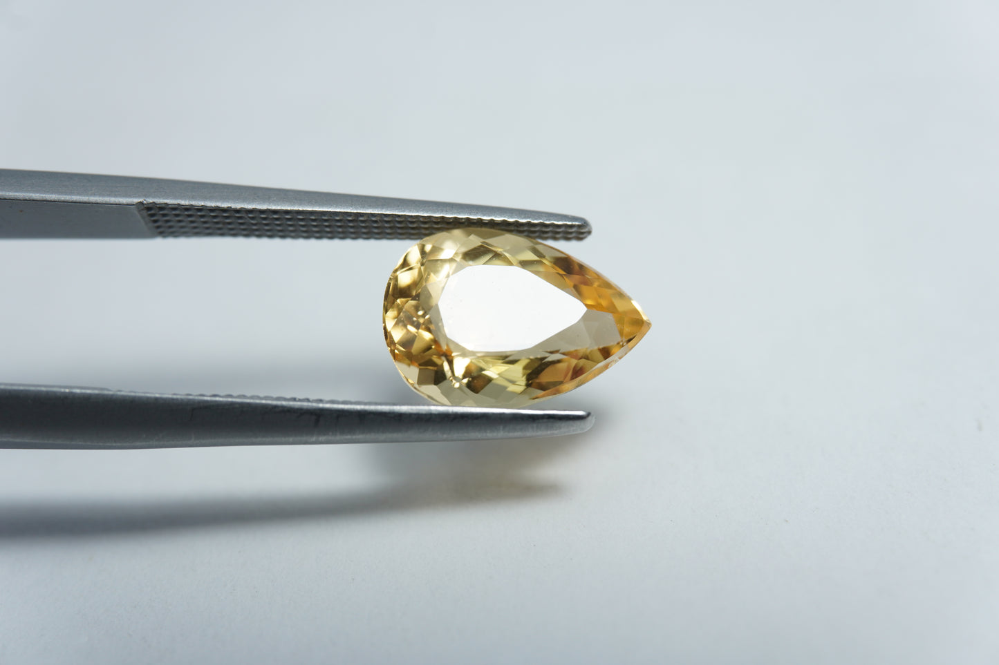 Topázio Imperial de 3,38ct 11x8mm