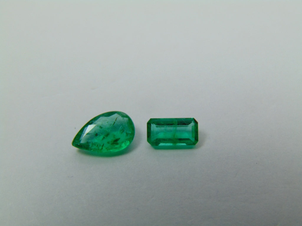 1.23ct Emerald 8x5mm 7x3mm