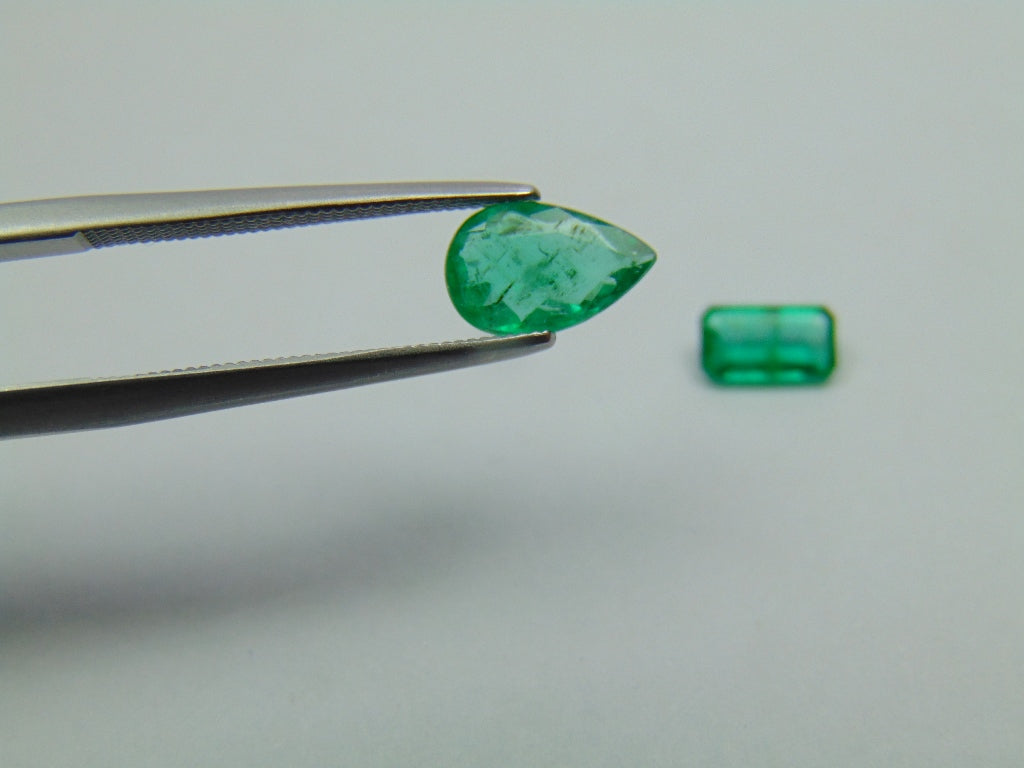 1.23ct Emerald 8x5mm 7x3mm