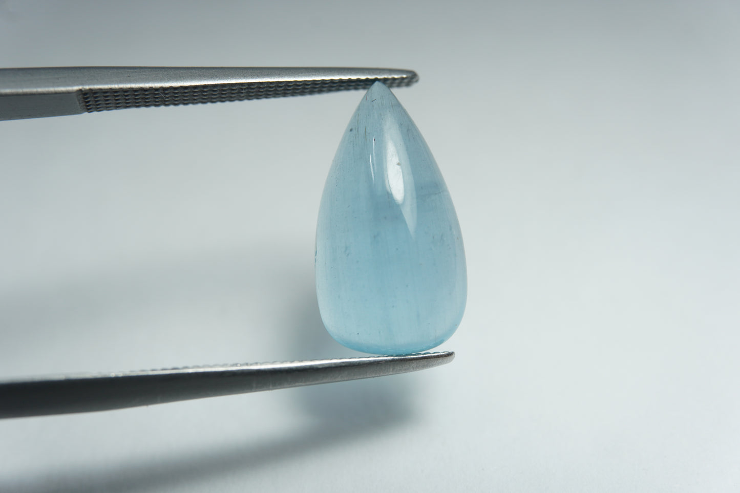 3.80ct Aquamarine cabochon 15x8mm