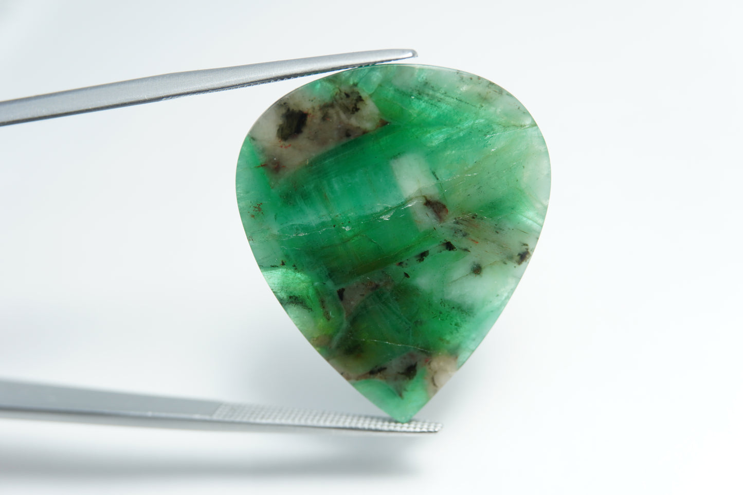 15.46ct Emerald 27x23mm