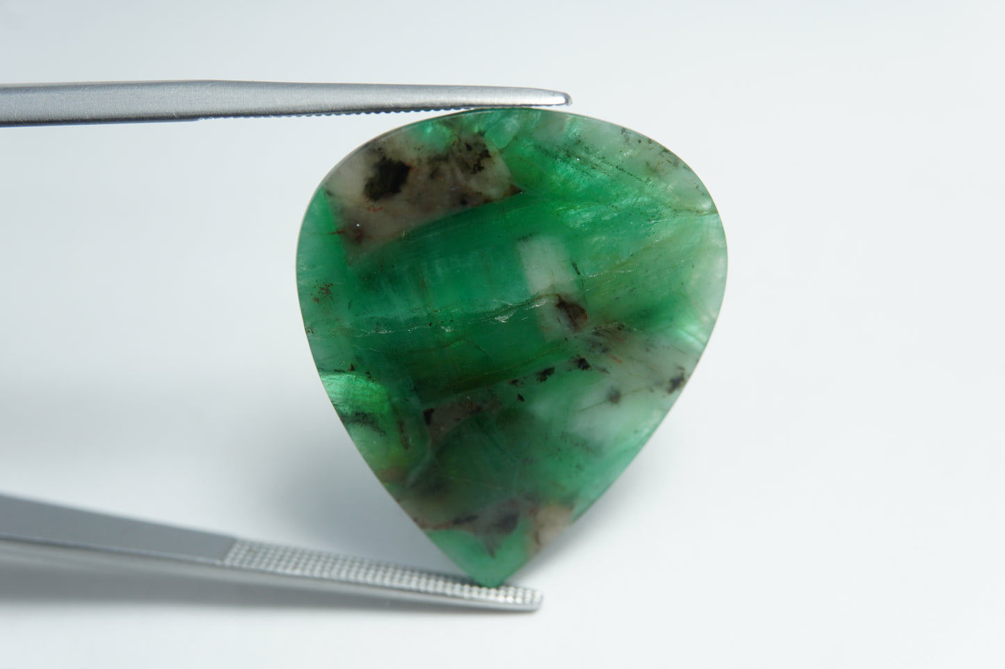 15.46ct Emerald 27x23mm