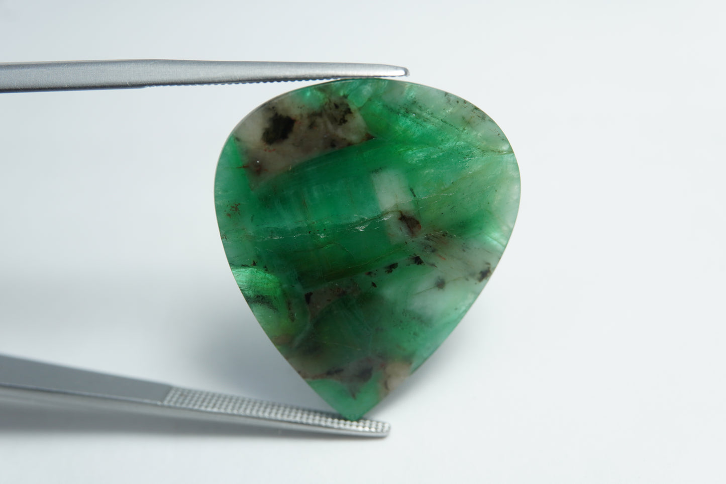 15.46ct Emerald 27x23mm