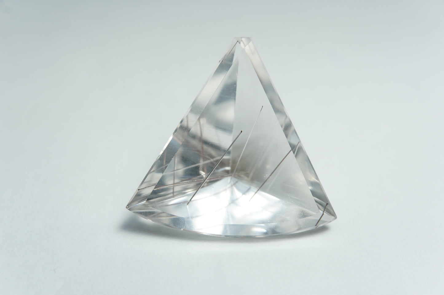 17.60ct Quartz with inclusion 23mm
