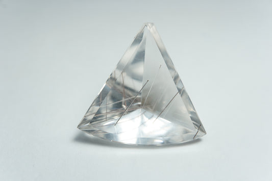 17.60ct Quartz with inclusion 23mm