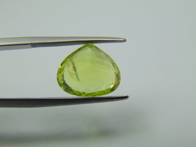 5.55ct Chrysolite 12x10mm
