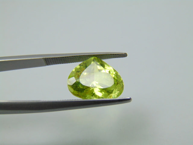 5.55ct Chrysolite 12x10mm