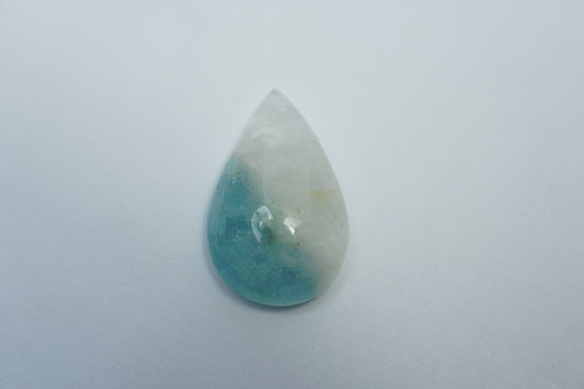15.50ct Aquamarine bicolor Cabochon 25x15mm