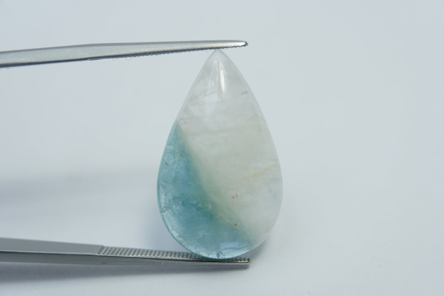 15.50ct Aquamarine bicolor Cabochon 25x15mm